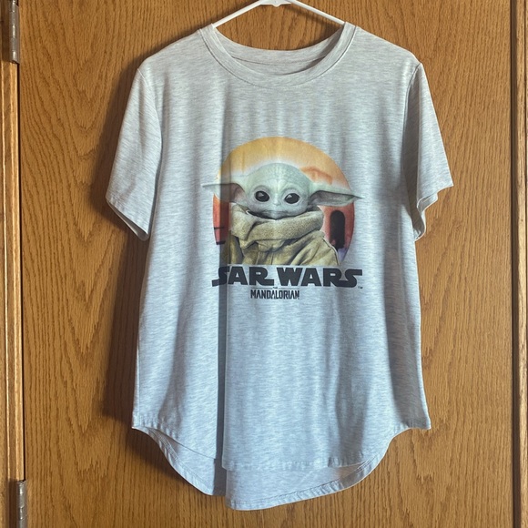 Star Wars Mandalorian Baby Yoda T-Shirt - Picture 1 of 5